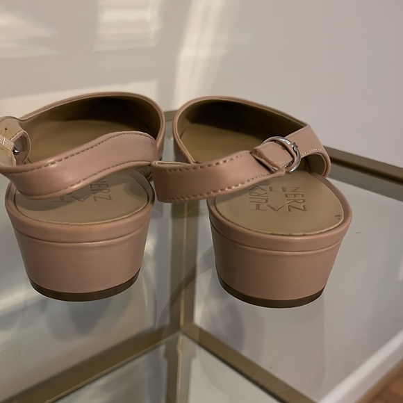 ⭐️ Naturalizer Banks Pointed Toe Flats - (size 39) NWOT - Picture 3 of 4